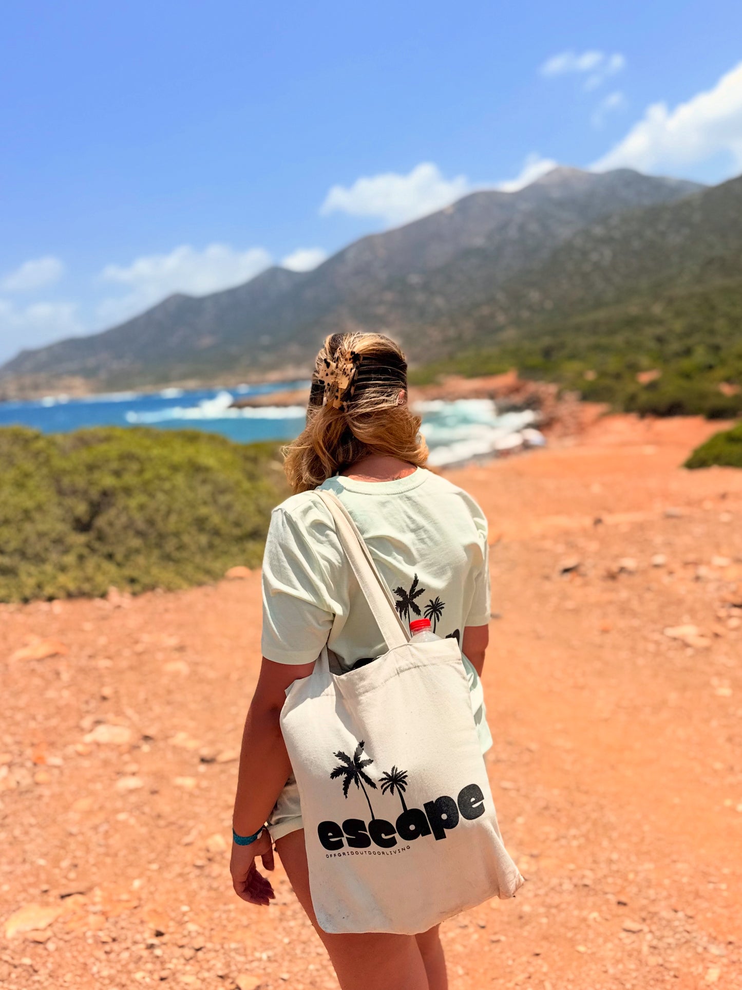 OFF GRID ESCAPE TOTE BAG